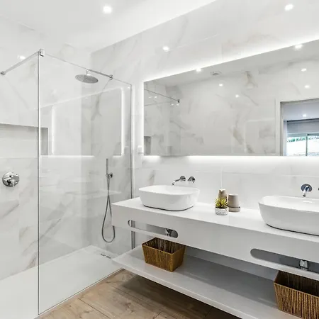 The Oceanfront Vr114